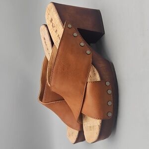 Korks Women's Lynda Comfort Slide Sandals Cognac. Vegan Leather Women 9 M